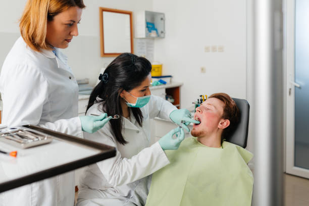 Best Emergency Tooth Extraction in Weweantic, MA